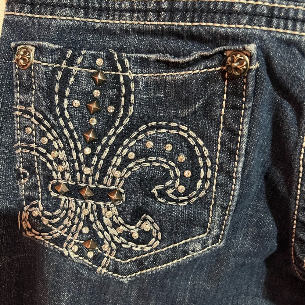 Miss Me Dark Blue Jeans with Fleur-de-Lis Embroidery Size 28